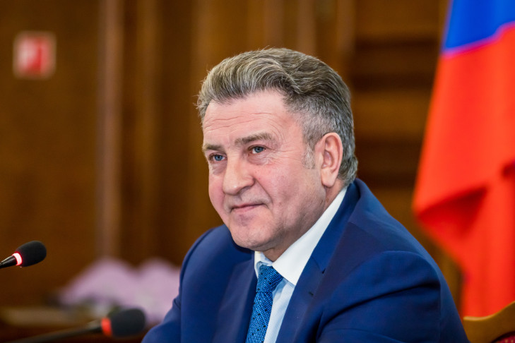 Жителей Новосибирской области с Днем молодежи поздравил Андрей Шимкив