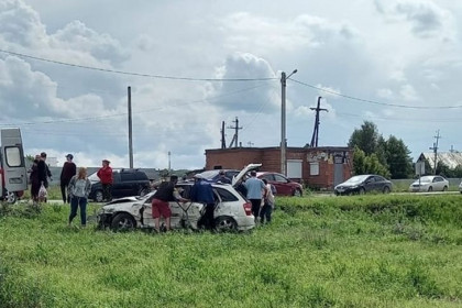 Автомобиль Mazda с пассажирами перевернулся на Толмачевском шоссе – погиб мужчина