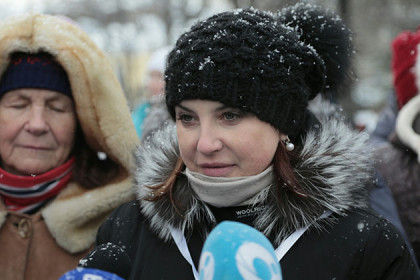 Фигуристка Слуцкая провела для новосибирцев прогулку с палочками