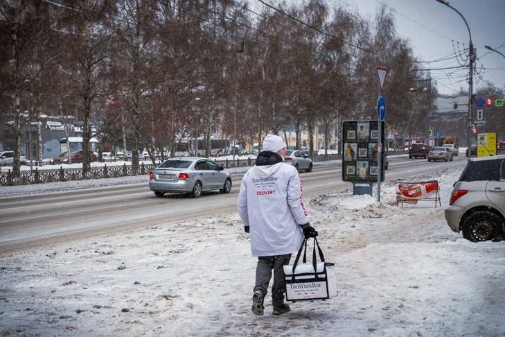 Авито Работа: в Новосибирске перед сезоном распродаж спрос на курьеров вырос на 33%