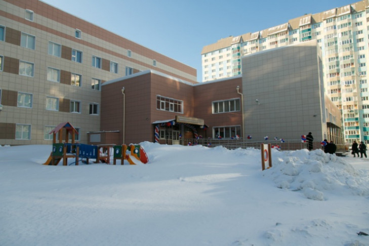 Родителям в Новосибирске разрешили оставить детей на дистанте до 28 февраля