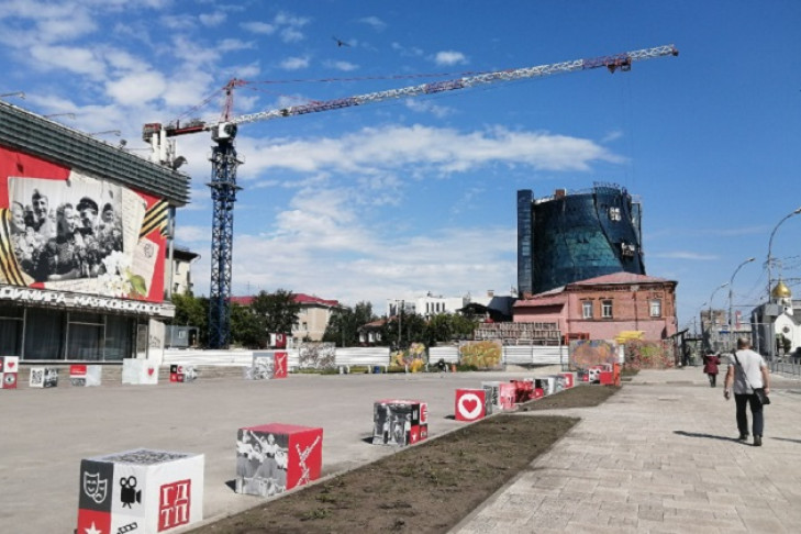 Скандальная стройка на месте вендиспансера началась в центре Новосибирска