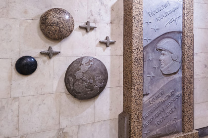 Автомобили легенд из мира космоса