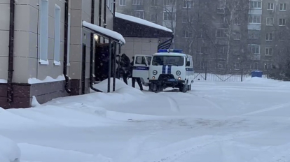 В суд доставили водителя, который угробил 6 человек в ДТП в Новосибирске