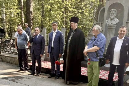 Память отца-основателя Тихомирова почтили к 133-летию Новосибирска