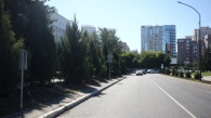 Шестиметровые ели высадили в Театральном сквере Новосибирска