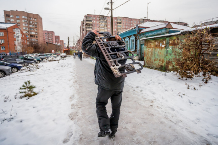 Украденный забор восстановят на Красном проспекте в Новосибирске