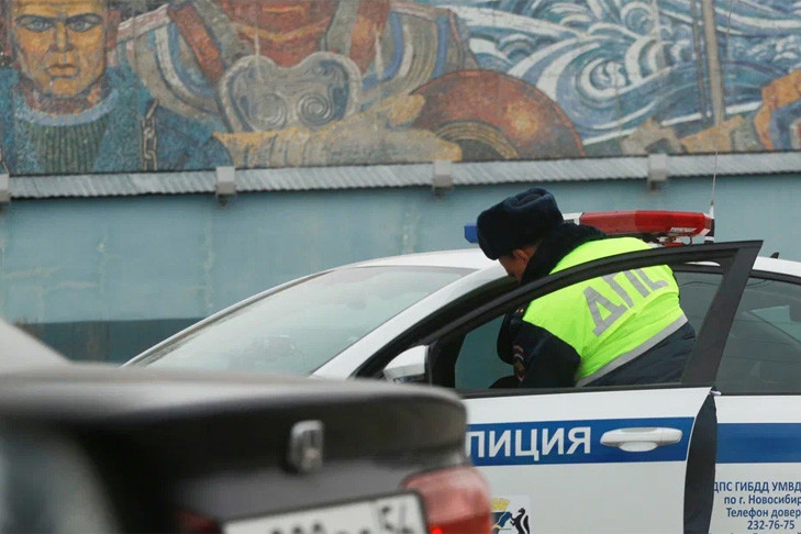В Новосибирске под стражу за взятку заключен высокопоставленный сотрудник ДПС