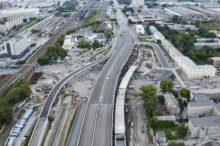 Шестой съезд открыли на левобережной развязке четвертого моста в Новосибирске