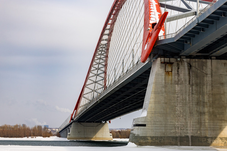 Новосибирская область выделит финансирование на подсветку Бугринского моста