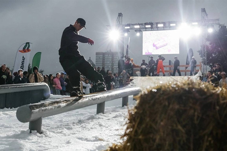Тонны снега привезут в августе для фестиваля в Новосибирске