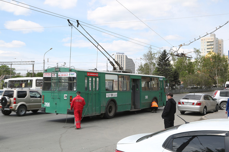 Родственные связи в Горэлектротранспорте стали причиной неисправности троллейбусов в Новосибирске