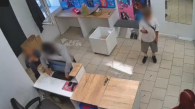 Трое детей напали на пункт выдачи в Новосибирске