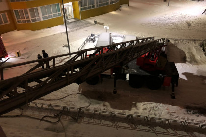 «Люди с верхних этажей просили о помощи»: массовая эвакуация на улице Герцена в Новосибирске