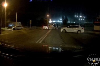 Водители спасли сбитую на улице Первомайской женщину в Новосибирске