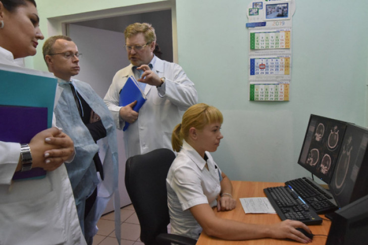 Исполнение нацпроекта «Здравоохранение» в медучреждениях Новосибирска контролирует первый замгубернатора