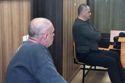 Участников сговора ГАИ с аферистами взяли под стражу после суда в Новосибирске