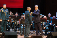 Андрей Травников поблагодарил новосибирских бойцов в День Героев Отечества