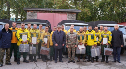 Пожарные-десантники из Северного вернулись с тушения лесных пожаров в Туве