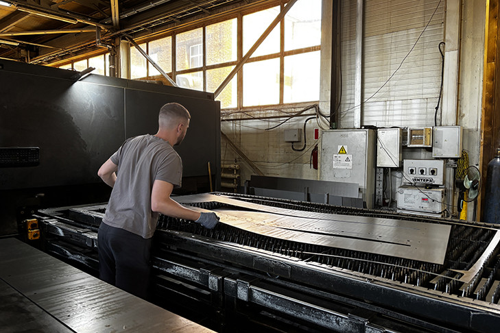 Новосибирский изготовитель дверей и окон почти в 5 раз ускорит производство