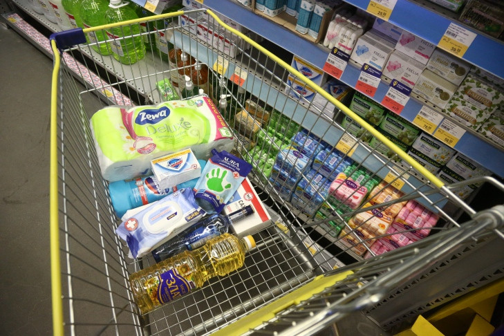 Один из магазинов «Светофор» закрыли в Новосибирске из-за просрочки