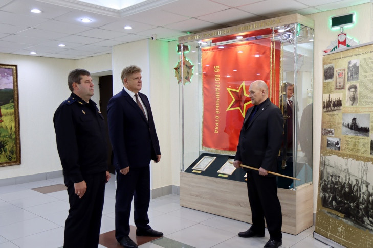 Анатолий Серышев посетил Пограничное управление ФСБ России по Новосибирской области