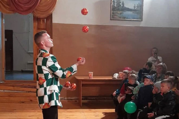 В Новосибирской области стартовала общероссийская акция «Цирк детям села»