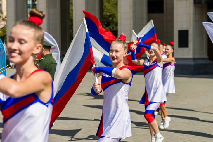 Четыре выходных в честь Дня России получат новосибирцы в июне-2025