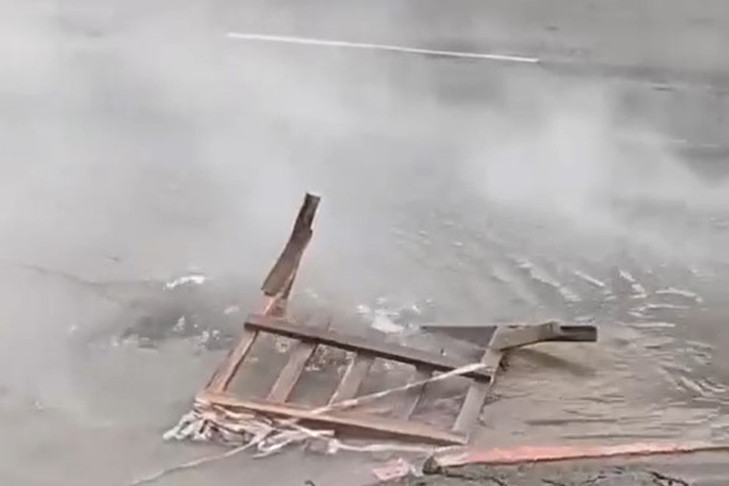 Энергетики назвали причину потопа на Кошурникова в Новосибирске