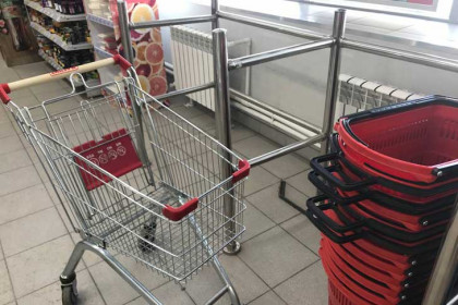 В Оби три пенсионерки раскаялись после шопинга