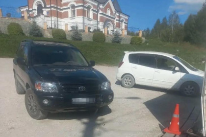 В Искитиме пенсионерка погибла под колёсами внедорожника на парковке