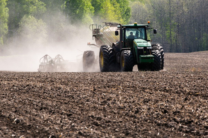 Новосибирских аграриев обеспечат дизельным топливом Евро-5 по биржевым ценам