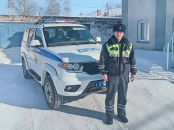 В Каргате инспектор ДПС спас из горящего дома мужчину