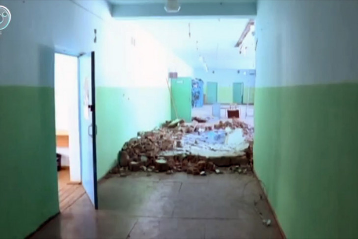 Школу в Бобровке отремонтируют на средства из резервного фонда 