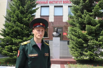 Курсант спас мотоциклиста с разрывом артерии после ДТП в Новосибирске