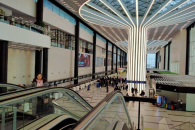 Пассажиры сравнили цены на воду и еду в аэропортах Новосибирска и Екатеринбурга