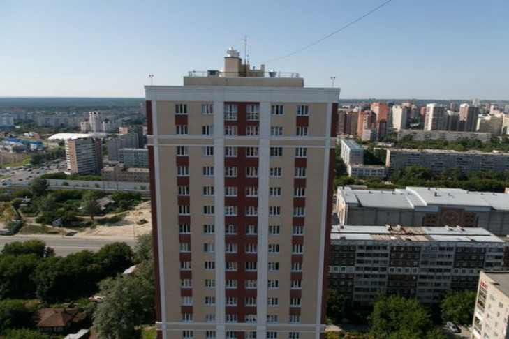 Давал взаймы и забирал квартиры мошенник в Новосибирске