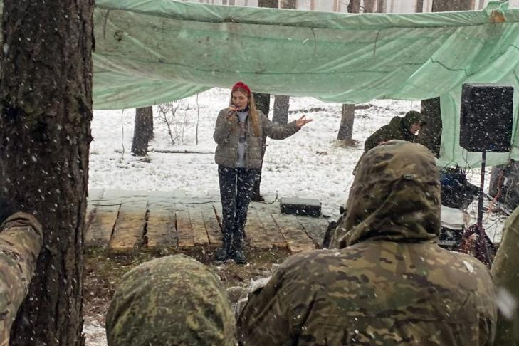 Не передать словами: новосибирская певица Анастасия Трубенкова рассказала о поездке на Донбасс