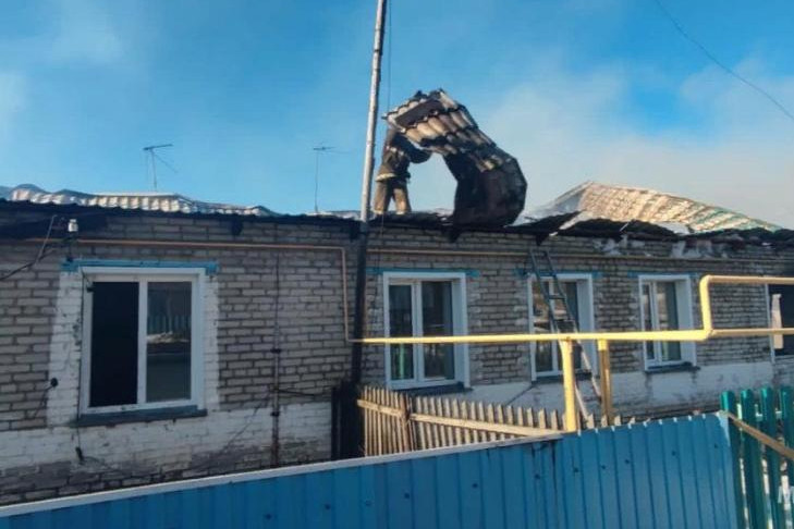 Два человека погибли на пожаре в селе Филиппово под Новосибирском
