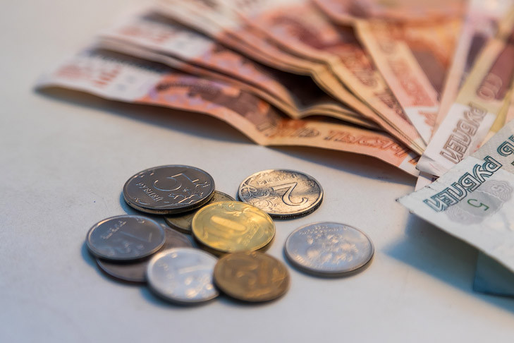 Рост зарплат и кредитные каникулы: новосибирцам сообщили о новациях октября-2025