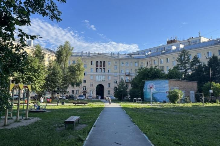 Дом в стиле «сталинский ампир» на проспекте Дзержинского просят признать объектом культурного наследия