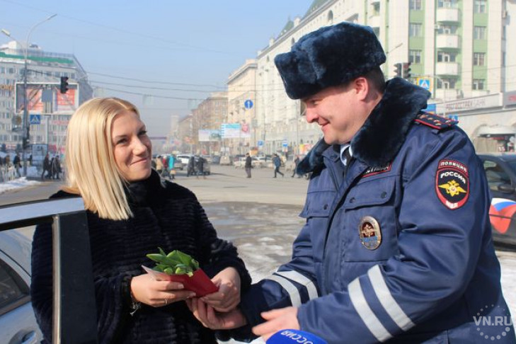 Главный гаишник Новосибирска прощает автоледи-нарушительниц 8 Марта 