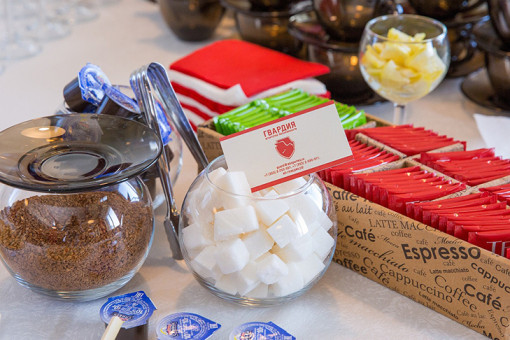 Оставшийся без шаурмы пенсионер съел чужую картошку в кафе Новосибирска