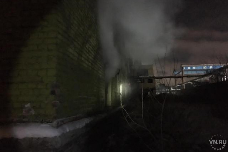 Два человека погибли при пожаре на улице Станционной в Новосибирске  
