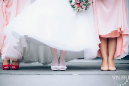 «Парад невест» провели замужние жительницы Новосибирска