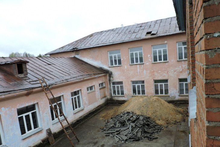 Старинную школу отремонтируют в Искитимском районе