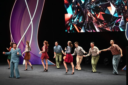 Андрей Травников поздравил сибирячек с Международным женским днем-2026