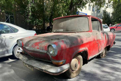 Автомобиль неизвестной модели нашли в гараже мертвого летчика из Новосибирска