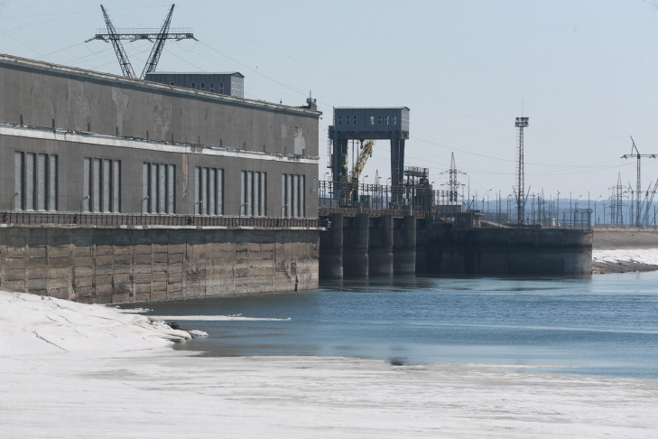 Сброс воды с плотины ГЭС затопит острова на Оби в Новосибирске