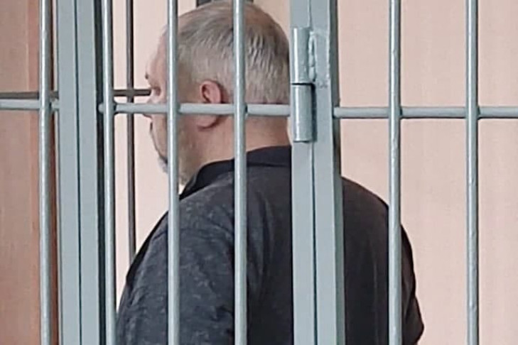 Отца троих детей арестовали на месяц за лжеминирование судов в Новосибирске